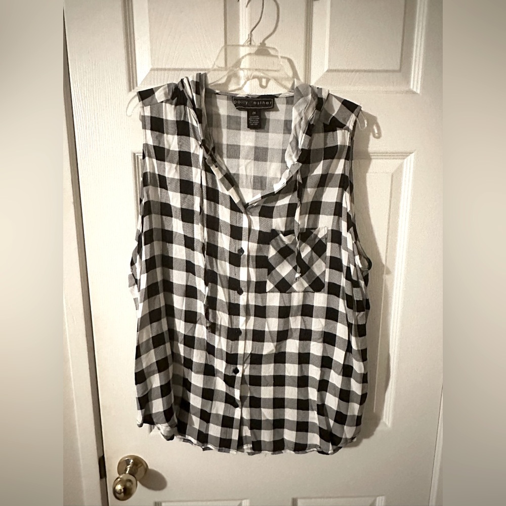Polly & Esther - Sleeveless Checkered Hoodie